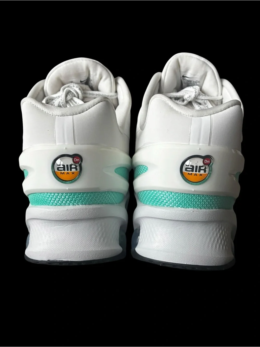Nike Air Max DN8 in Summit White/Black-Cool Mint Size 9 Women/7.5 Men (US) NEW